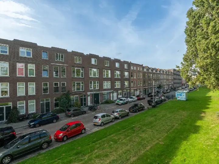 Appartement te koop: West-Varkenoordseweg 129A02, Hillesluis Rotterdam