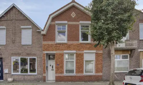 Terraced house for sale: Westdam 11, Kern Sas van Gent Sas Van Gent