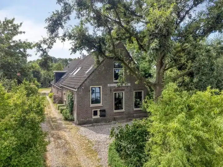 Twee-onder-één-kap te koop: Westeindseweg 10, Westeinde Zoeterwoude