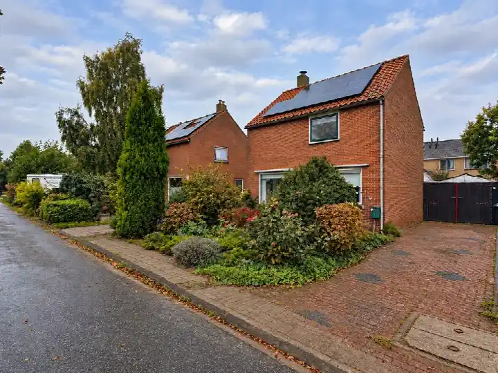 Semi-detached for sale: Wester Meeweg 18, Schellinkhout Schellinkhout