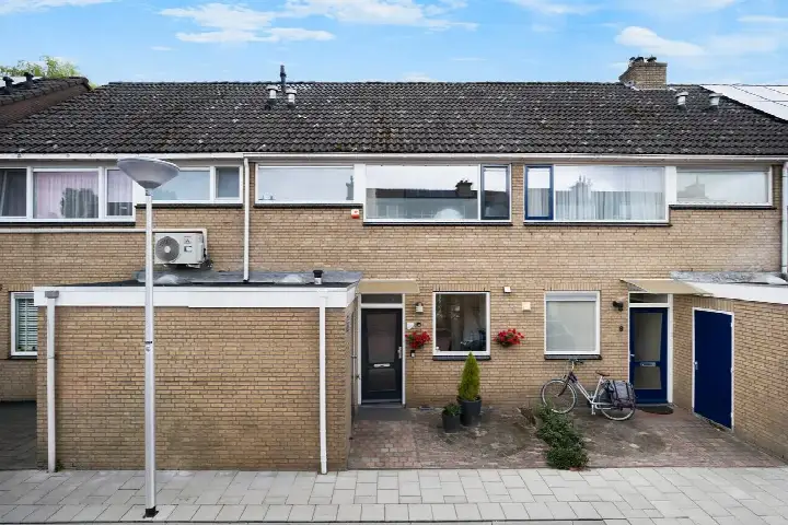 Terraced house for sale: Westerom 10, De Korte Akkeren Oud Gouda