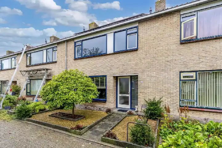 Tussenwoning te koop: Westerwird 21, De Wiken zuid Drachten