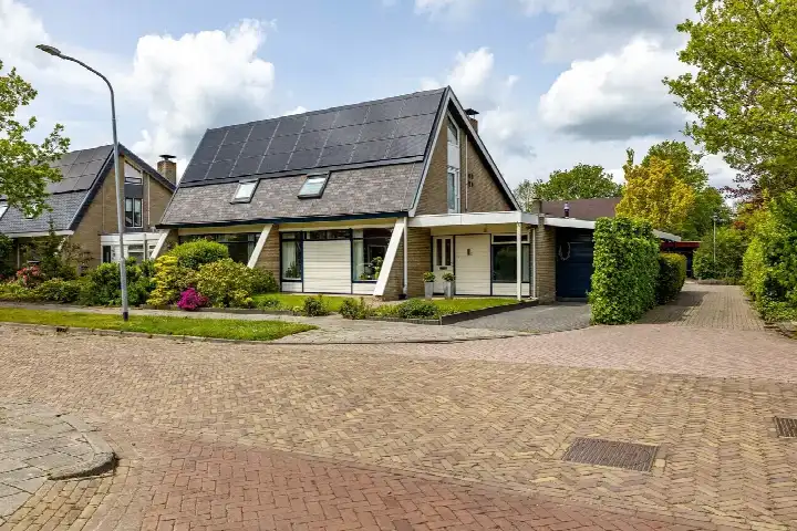 Corner house for sale: Westhove 1, Roden West Roden