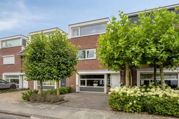 Tussenwoning te koop: Westhove 11, Hoofddorp Floriande West Hoofddorp