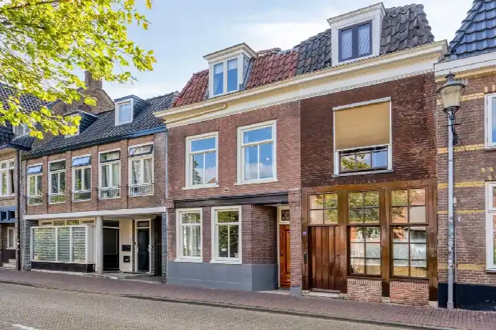 Tussenwoning te koop: Westsingel 26, Stadhuisplein Amersfoort