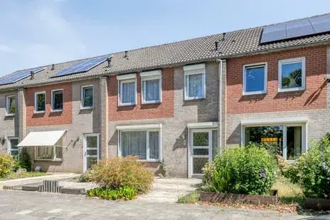 Tussenwoning te koop: Westsingel 52, Kern Axel Axel