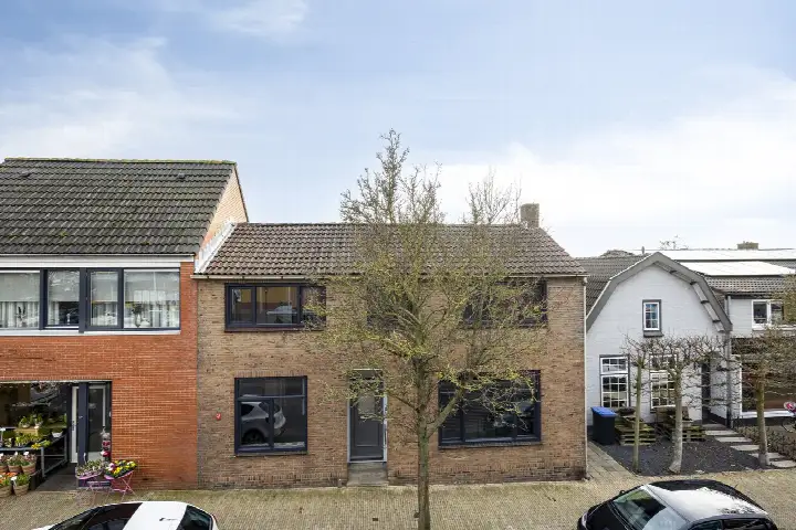 Twee-onder-één-kap te koop: Weststraat 19, Kapelle Kapelle