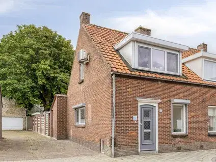 Twee-onder-één-kap te koop: Weststraat 24, Sint-Annaland Sint-Annaland