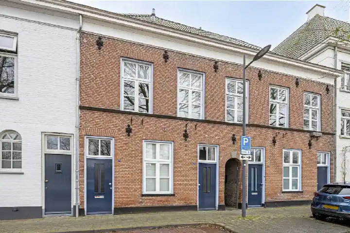 Tussenwoning te koop: Westwal 25, Binnenstad centrum 'S-Hertogenbosch