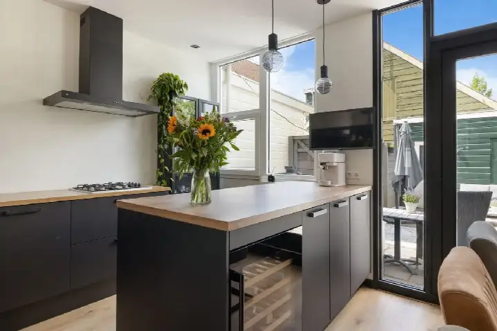 Hoekwoning te koop: Westzijde 149, Oud West Zaandam