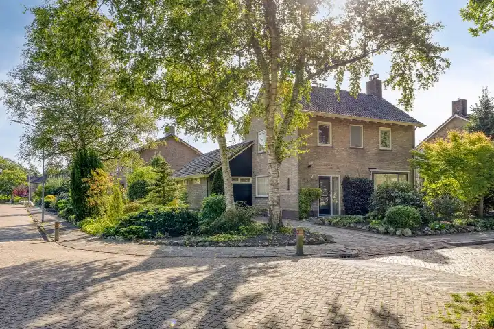 Detached house for sale: Wethouder Deodatusplantsoen 23, Roden Roden