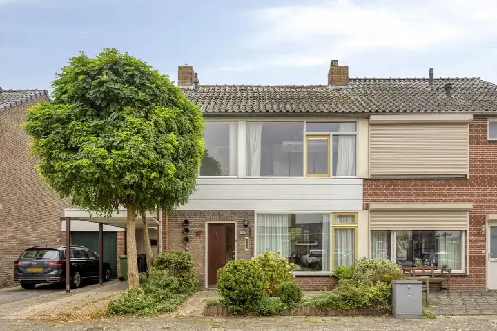 Tussenwoning te koop: Wethouder Jonkersstraat 37, De Beek Halsteren