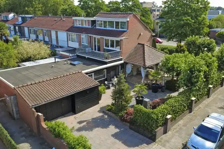 Corner house for sale: Wethouder Nijhuisstraat 20, Elferink-Heuwkamp Enschede