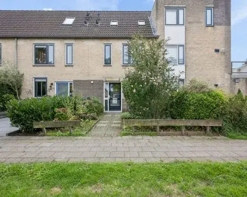 Tussenwoning te koop: Wethouder Rebellaan 73, De Vaarst Barneveld