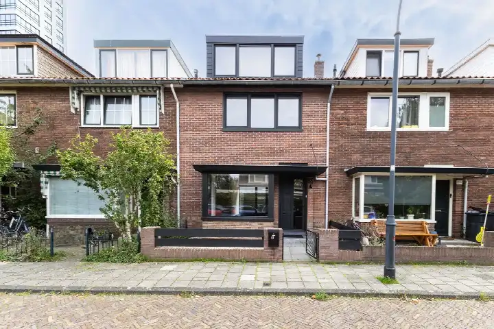 Tussenwoning te koop: Wethouder Roodenburgstraat 27, Patrimoniumbuurt Haarlem