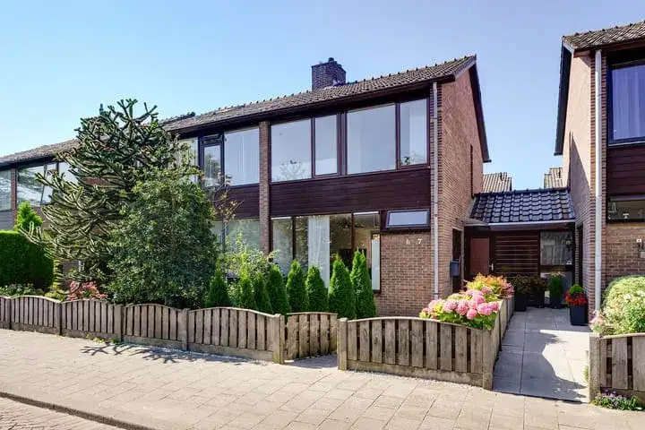 Tussenwoning te koop: Wethouder van Heldenstraat 7, Rozenburg Rozenburg (Zh)