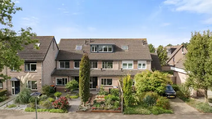 Tussenwoning te koop: Wethouder Zandbergenlaan 27, De Vaarst Barneveld