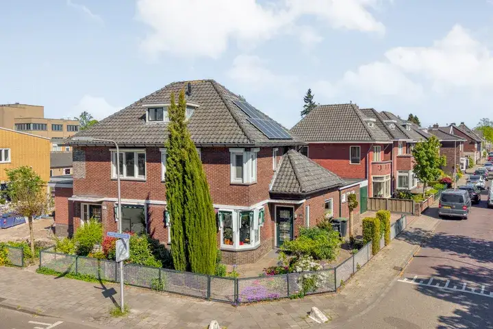 Twee-onder-één-kap te koop: Wethouder Nijhuisstraat 17, Elferink-Heuwkamp Enschede