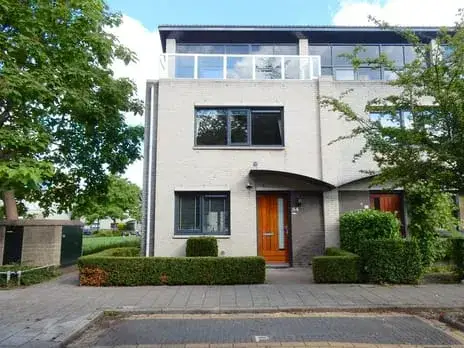 Corner house for rent: Wethouder Sonneveldhof 54, Oud-Delfgauw Delfgauw