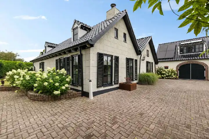 Vrijstaande woning te koop: Weverijweg 5, Garsthuizen Garsthuizen