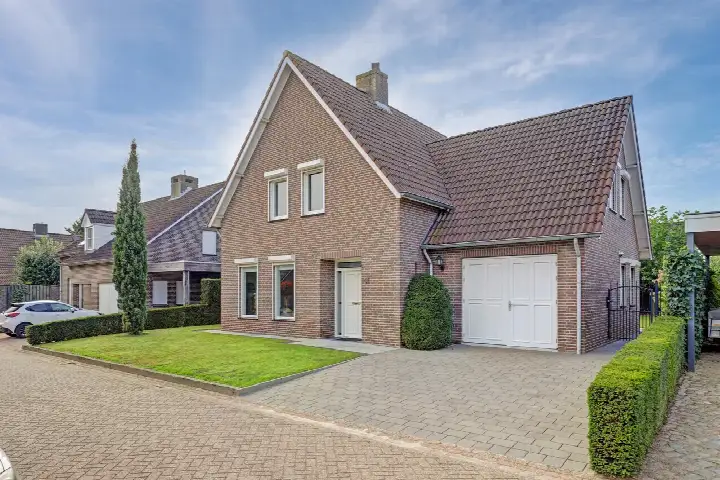 Vrijstaande woning te koop: weystraat 11, Swartbroek Weert