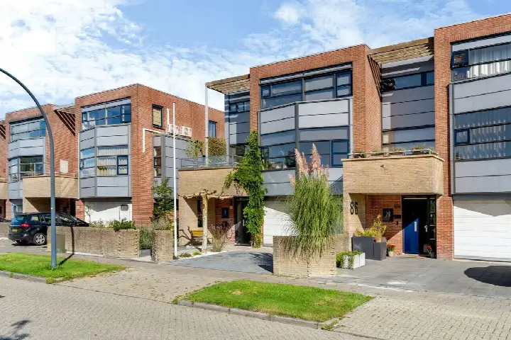 Corner house for sale: Wiardaplantage 88, Zuiderburen Leeuwarden