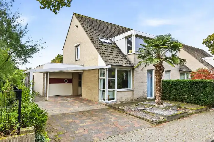 Twee-onder-één-kap te koop: Wibautlaan 5, Papegaaienburg - Hofwijk Vlissingen