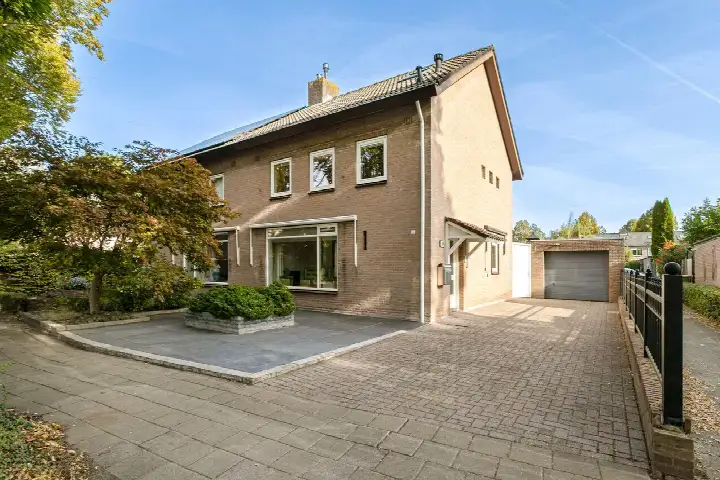 Twee-onder-één-kap te koop: Wiek 66, Ulvenhout Ulvenhout (Gem. Breda)