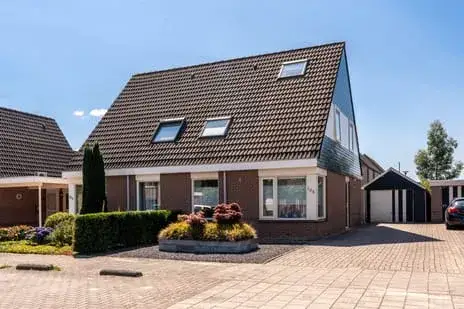 Twee-onder-één-kap te koop: Wielewaalhof 105, Vogelwijk en De Borgen Stadskanaal