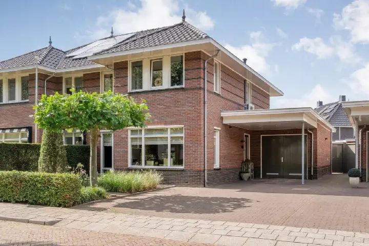 Twee-onder-één-kap te koop: Wierdensestraat 121, Kern rand Noord Rijssen