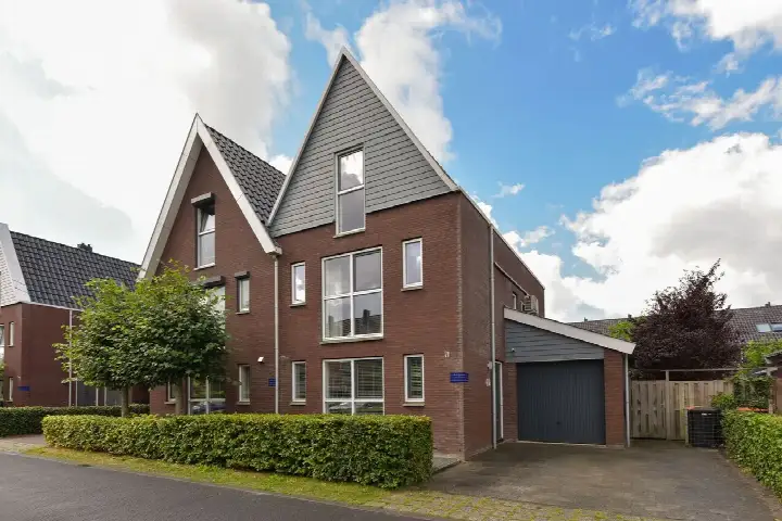 Twee-onder-één-kap te koop: Wierdijk 40, Bangert en Oosterpolder - Buurt 35 02 Zwaag