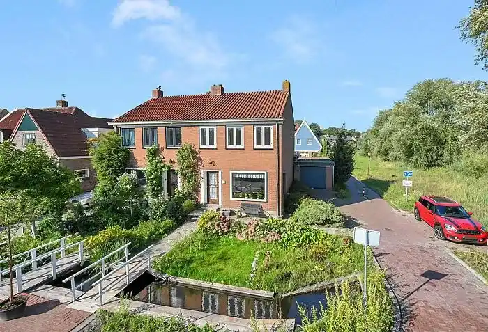 Twee-onder-één-kap te koop: Wijkergouw 39, Schellingwoude-Oost Amsterdam