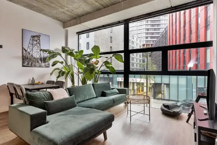 Studio te koop: Wijnbrugstraat 17C, Stadsdriehoek Rotterdam
