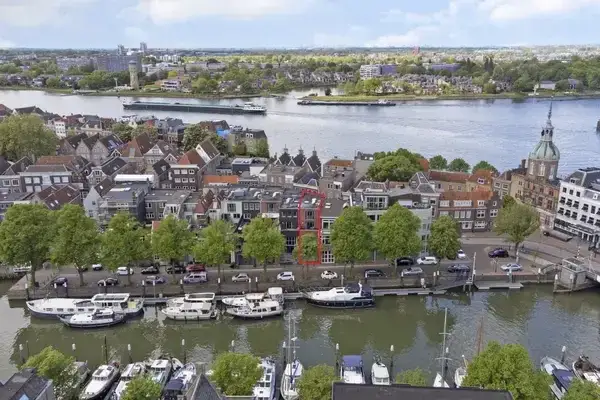 Tussenwoning te koop: Wijnstraat 24, Wijnstraat en omgeving Dordrecht