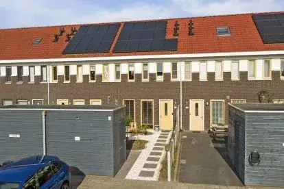 Tussenwoning te koop: Wijnverlater 33, De Gilden Dronten