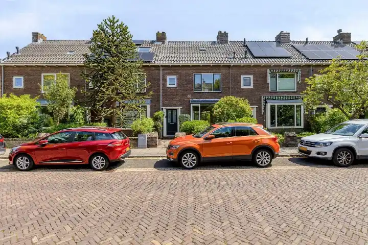 Apartment for sale: Wijttenbachweg 24, Bloemenbuurt Oegstgeest