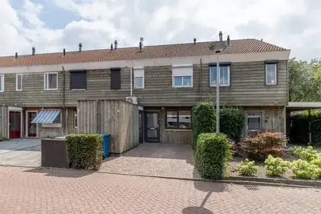 Tussenwoning te koop: Wildforster 98, Rootselaar-Oost Barneveld