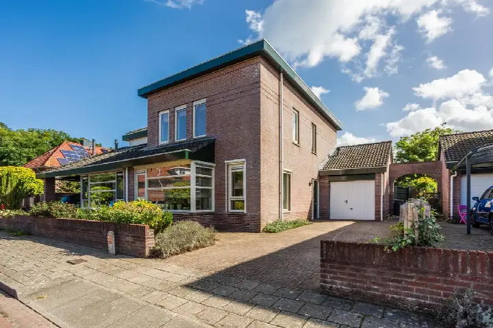 Twee-onder-één-kap te koop: Wilgenlaan 3, Kranenburg Harderwijk