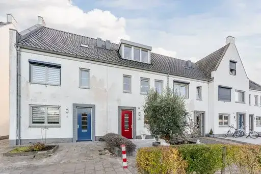 Tussenwoning te koop: Wilgenpad 8, Ooltgensplaat woonkern Ooltgensplaat