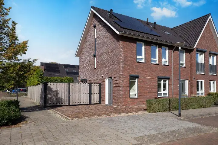 Corner house for sale: Wilgenplantsoen 33, Waspik boven Waspik