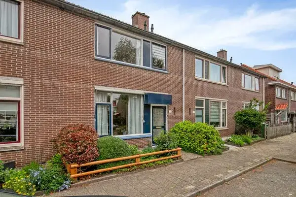 Terraced house for sale: Wilgenstraat 27, Bollebieste Zwolle