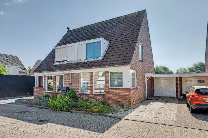 Tussenwoning te koop: Wilhelmina Druckerlaan 15, Rosenburg Vlissingen