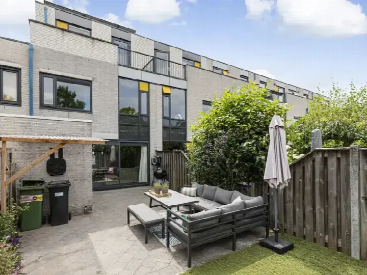 Terraced house for sale: Wilhelmina van Pruisenlaan 124, Polderbuurt Gouda