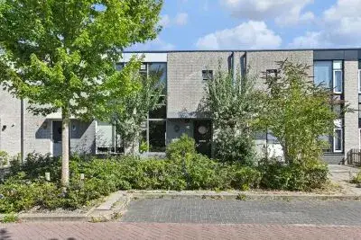 Terraced house for sale: Wilhelmina van Pruisenlaan 154, Polderbuurt Gouda