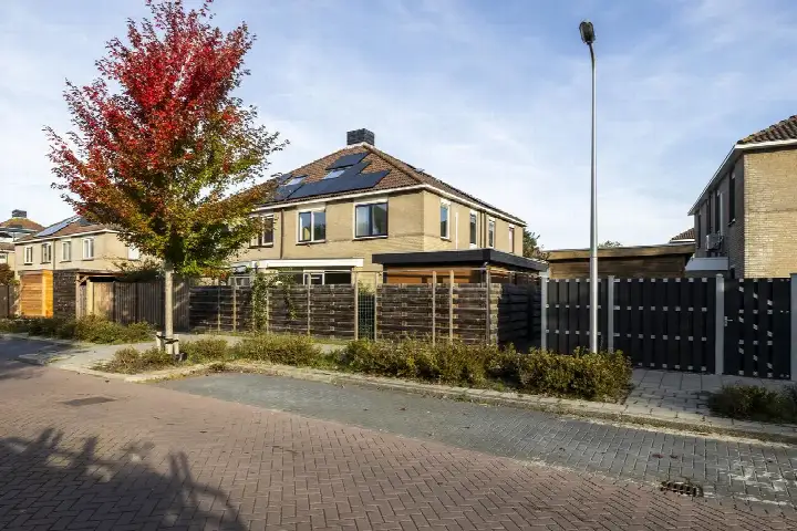 Terraced house for sale: Wilhelmina van Pruisenlaan 33, Polderbuurt Gouda