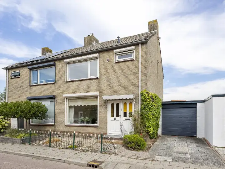 Semi-detached for sale: Wilhelminalaan 3, Kern-Dorp Giessenburg