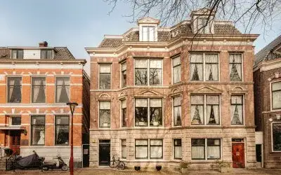 Tussenwoning te koop: Wilhelminalaan 7, Nassaukwartier en Hout Alkmaar