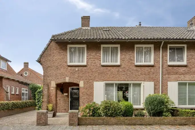 Tussenwoning te koop: Wilhelminaplein 20, Centrum Dongen