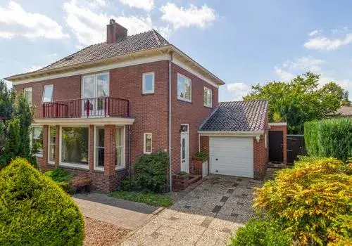 Twee-onder-één-kap te koop: Wilhelminasingel 17, Veendam-Zuid Veendam