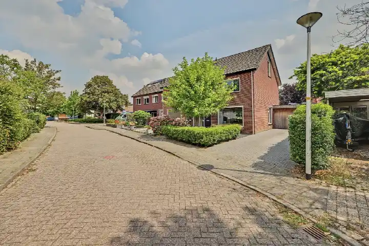 Corner house for sale: Wilhelminastraat 25, De Laak-Binnenveld Huissen